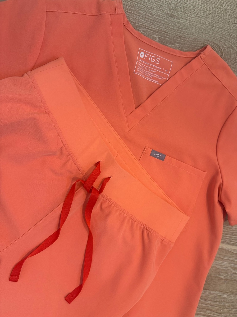 FIGS Women’s Scrub Set - Top: Catarina & Bottom: Livingston